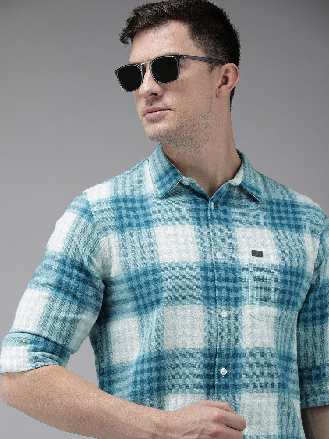 Men Blue & White Pure Cotton Slim Fit Tartan Checks Checked Casual Shirt